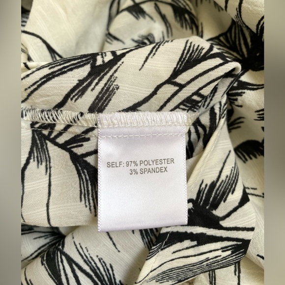 Rose & Olive Blouse - Medium - Picture 13 of 15